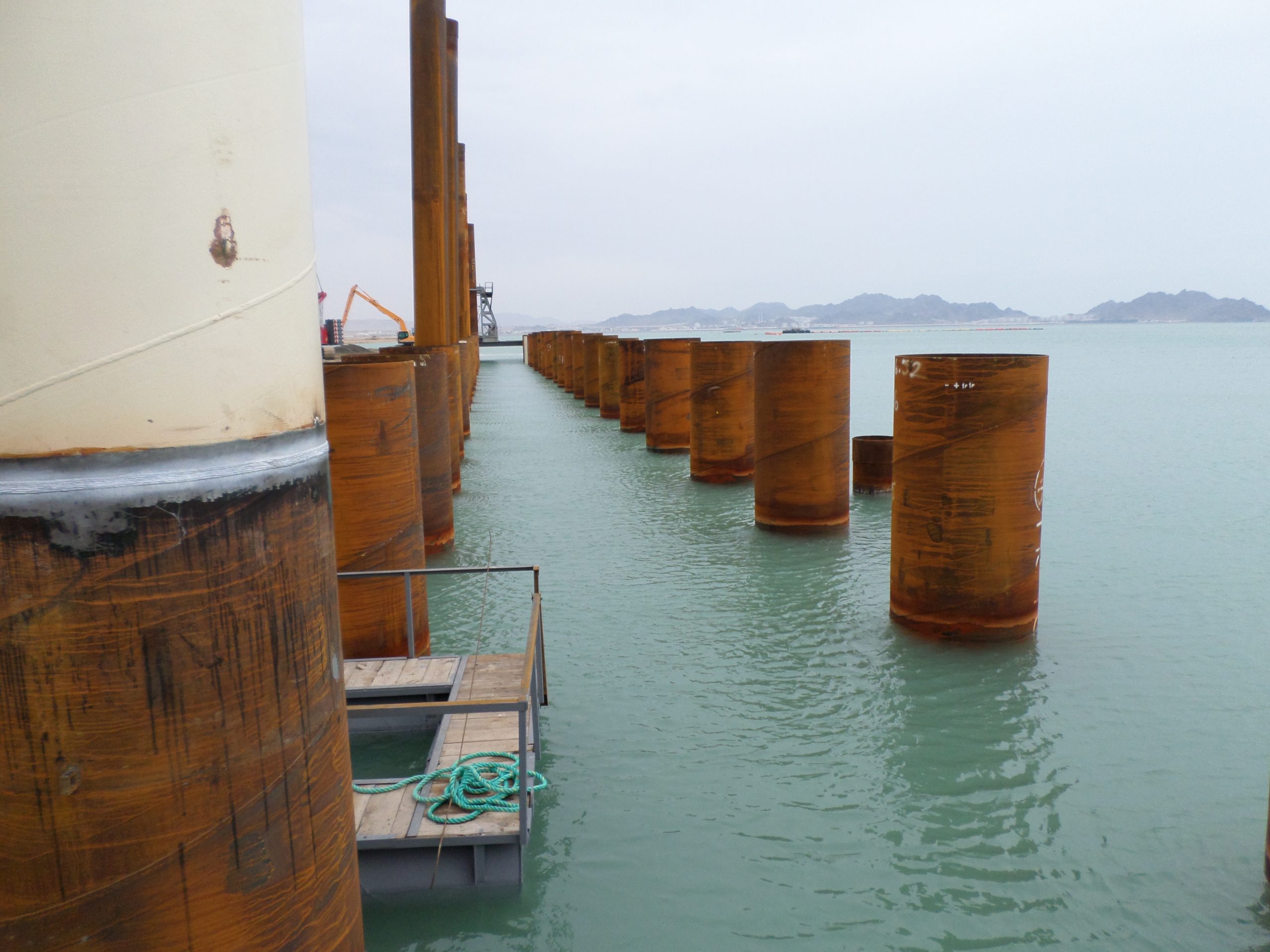 Uluslararası Türkmenbaşı Liman Projesi – Kazık Borusu Montaj, Kaynak ve Boya İşleri