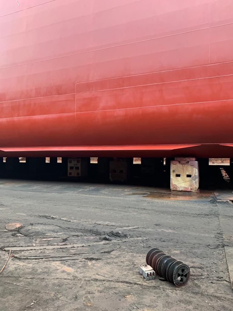 274 x 48m Tanker Underwater Sheet Change and Repair Work